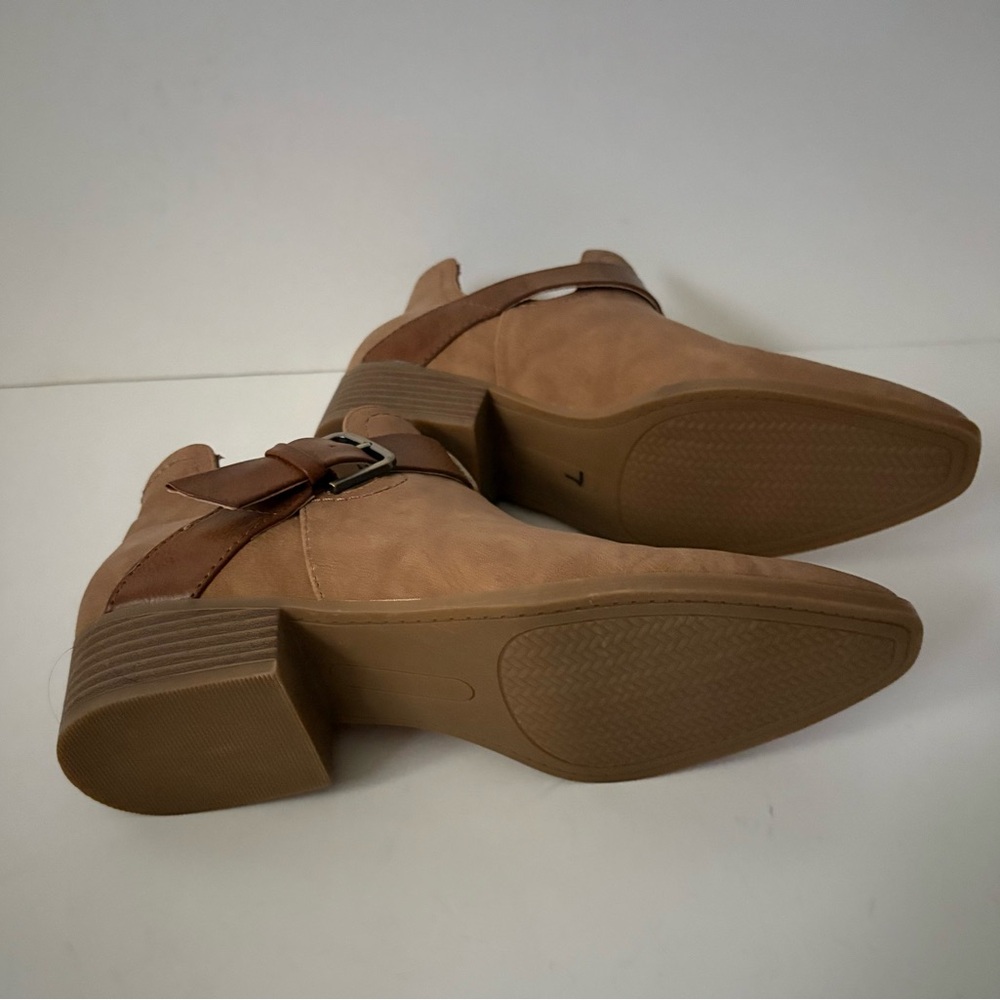 Wonderly Brown/Tan Suede Ankle Booties - Picture 8 of 11